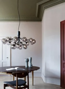 Vakkerlight Apiales Chandeliers