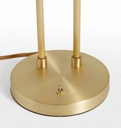 Vakker Cedar Moss Table Lamp