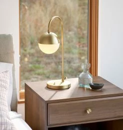 Vakker Cedar Moss Table Lamp