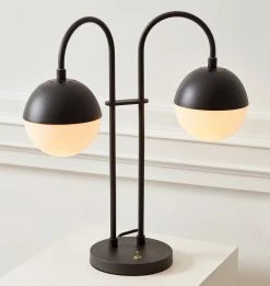 Vakker Cedar Moss Table Lamp