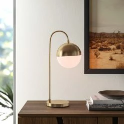 Vakker Cedar Moss Table Lamp