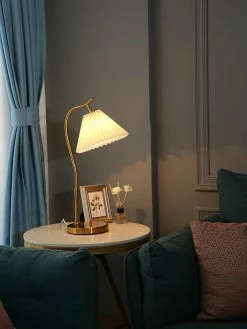 Vakkerlight Table Lamps Gold Gooseneck Table Lamp