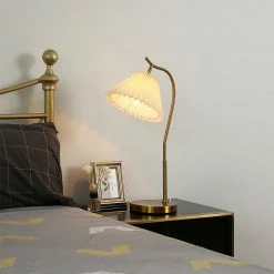 Vakkerlight Table Lamps Gold Gooseneck Table Lamp