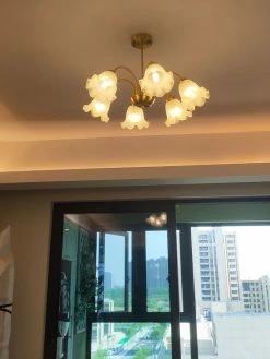 Vakkerlight Lily Chandelier