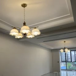 Vakkerlight Milky Flower Chandelier