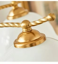 Vakkerlight Milky Flower Chandelier