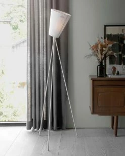 Vakkerlight Floor Lamps Modern Oslo Wood Floor Lamp