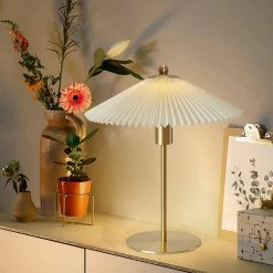 Vakkerlight Perla Pleated Table Lamp