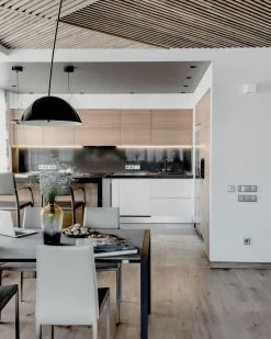 Vakker Pluma Floor Lamp