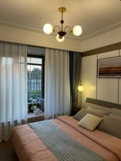 Vakkerlight Sculptural Glass Ribbed Chandelier