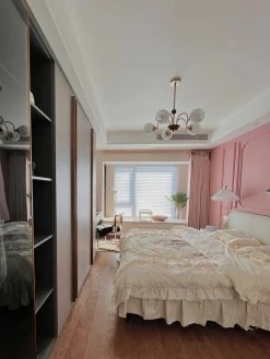 Vakkerlight Sculptural Glass Ribbed Chandelier