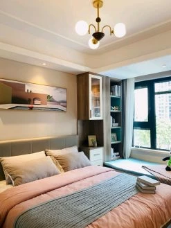 Vakkerlight Sculptural Glass Ribbed Chandelier