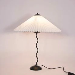 Vakkerlight Squiggle Table Lamp