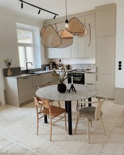 Vakkerlight All Rooms Screen Cannage Suspension