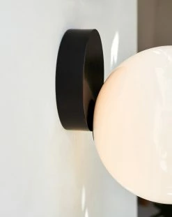 Vakkerlight Tip Of The Tongue Wall Lamp