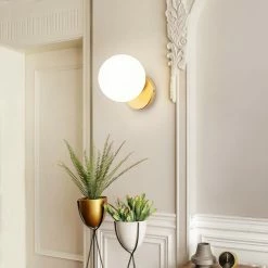 Vakkerlight Tip Of The Tongue Wall Lamp